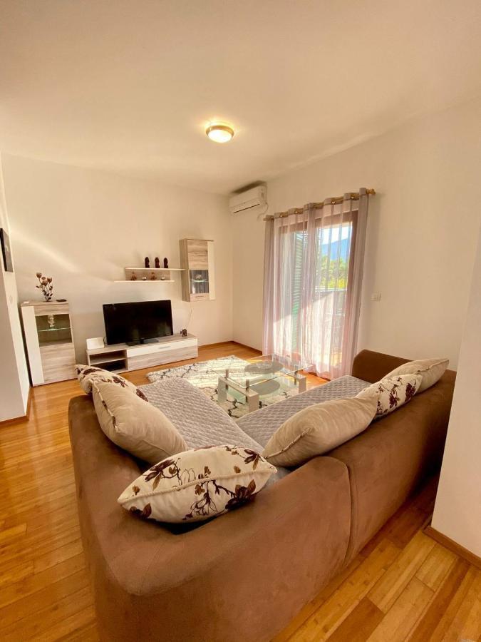 Roman Garden Apartment Risan Kültér fotó